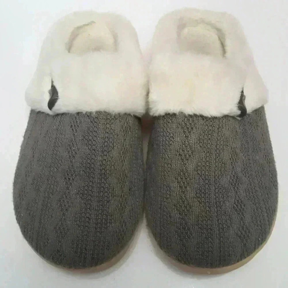 unbranded Shoes - Faux fur cozy slippers 38-39